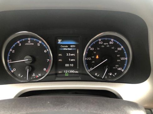 Used 2016 Toyota RAV4 XLE AWD/4WD image 14