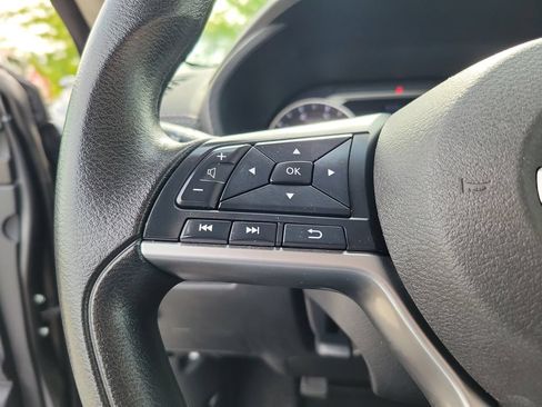 Used 2024 Nissan Sentra SV FWD image 22