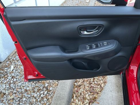 Used 2025 Honda HR-V EX-L image 12