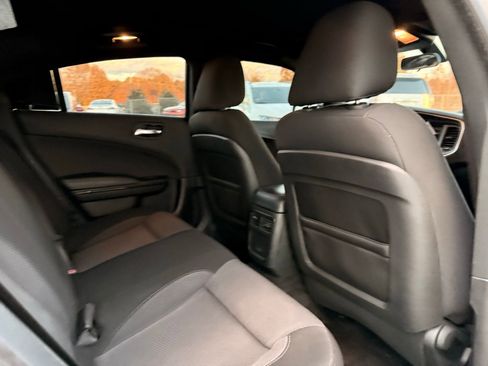 Used 2018 Dodge Charger SXT w/ Blacktop Package image 20