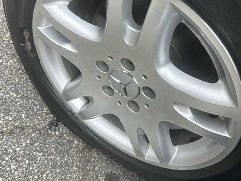 Used 2005 Mercedes-Benz E 320 Sedan image 27