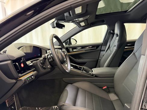 Certified 2025 Porsche Panamera 4 AWD/4WD image 5