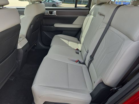 Used 2025 Hyundai Santa Fe SEL FWD image 27
