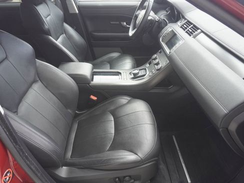 Used 2019 Land Rover Range Rover Evoque SE image 23