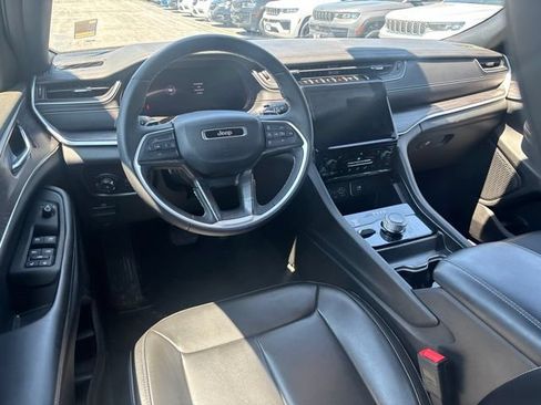 Used 2024 Jeep Grand Cherokee L Limited w/ Black Appearance Package AWD/4WD image 29