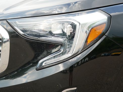 Used 2018 GMC Terrain Denali w/ Comfort Package AWD/4WD image 16