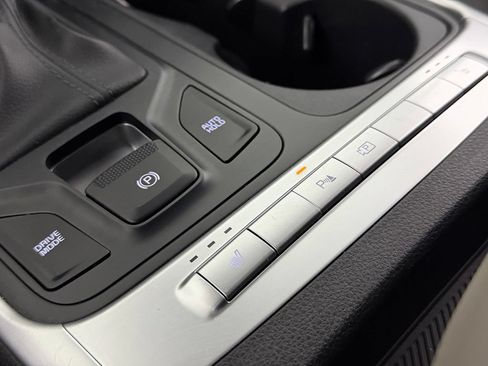 Used 2026 Kia Carnival FWD image 20