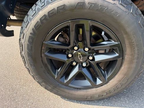 Used 2019 Chevrolet Silverado 1500 Custom Trail Boss w/ Custom Convenience Package AWD/4WD image 28