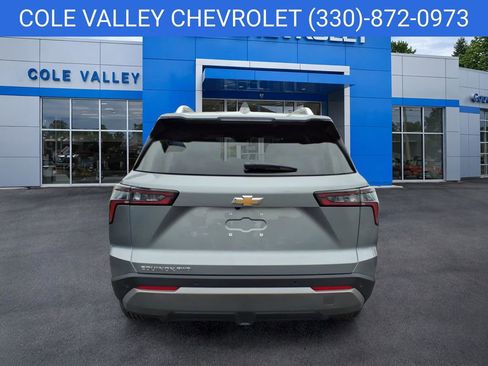 New 2026 Chevrolet Equinox LT w/ Convenience Package II AWD/4WD image 4