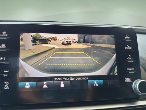 Used 2018 Honda Accord Touring image 20