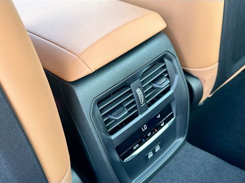 New 2025 BMW 330i Sedan w/ M Sport Package image 21