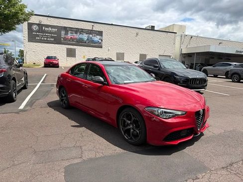 Used 2023 Alfa Romeo Giulia Estrema AWD/4WD image 2