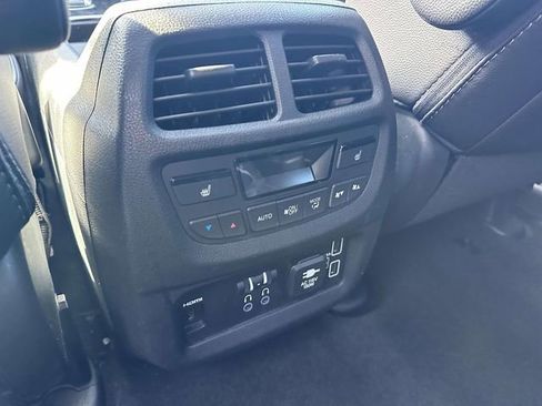 Certified 2022 Honda Pilot Touring image 10