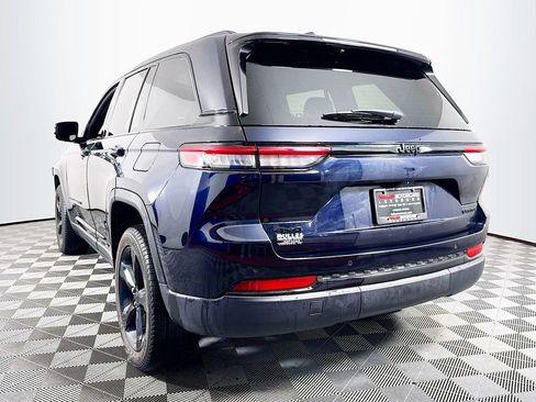 Used 2024 Jeep Grand Cherokee Limited w/ Black Appearance Package image 5