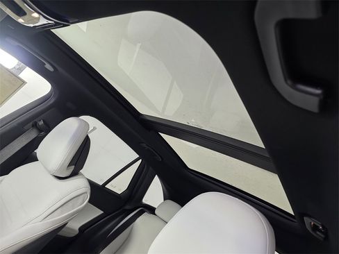 New 2026 Mercedes-Benz GLC 300 image 9