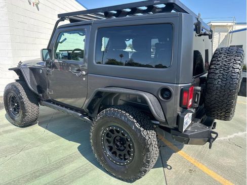 Used 2018 Jeep Wrangler Sport image 13