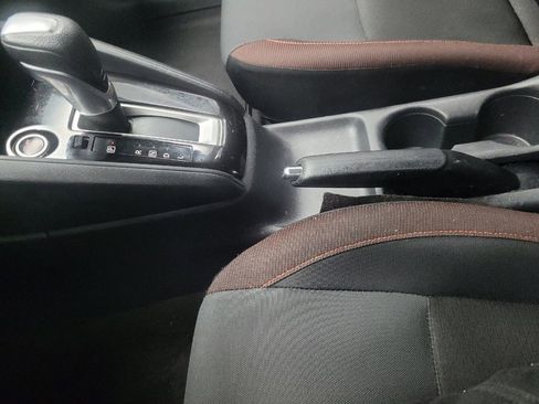 Used 2021 Nissan Versa SR FWD image 26