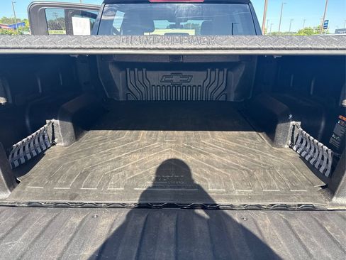 Used 2021 Chevrolet Silverado 1500 LT AWD/4WD image 34
