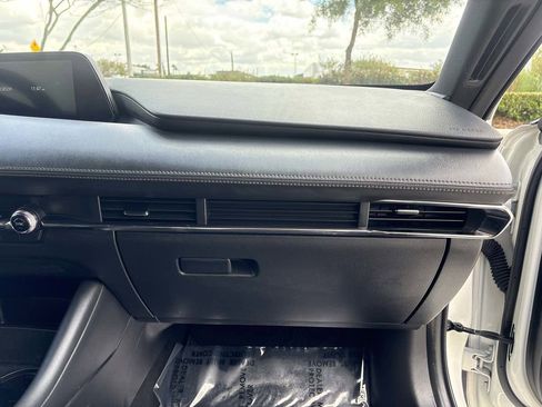 Used 2019 MAZDA MAZDA3 Hatchback FWD image 16