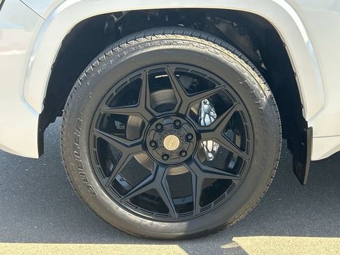 Used 2026 Toyota Sequoia Capstone AWD/4WD image 33