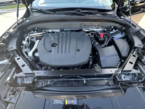 Certified 2025 Volvo XC60 B5 Plus image 34