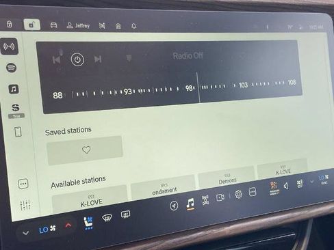 Used 2024 Rivian R1S Adventure AWD/4WD image 9