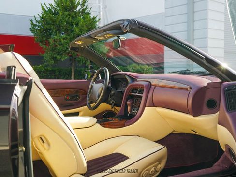 Used 1998 Aston Martin DB7 Volante image 77
