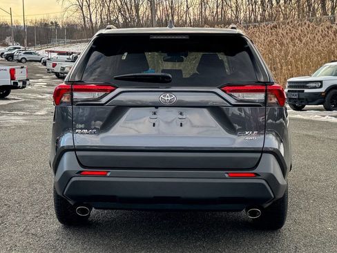 Used 2021 Toyota RAV4 XLE image 4