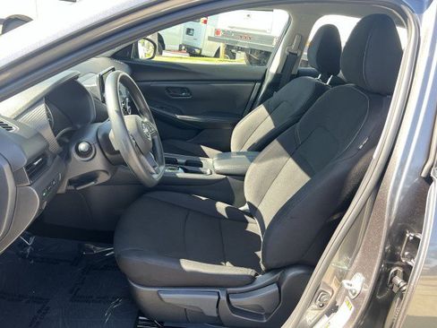 Used 2025 Nissan Sentra S image 18