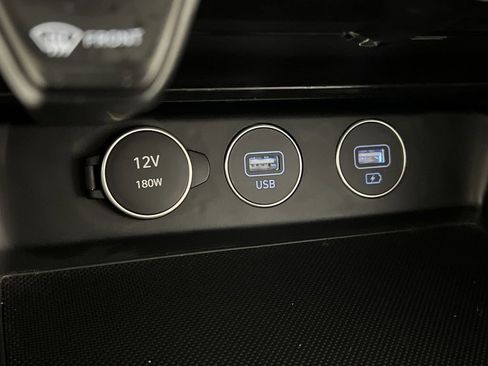 Used 2023 Genesis G70 2.0T image 33