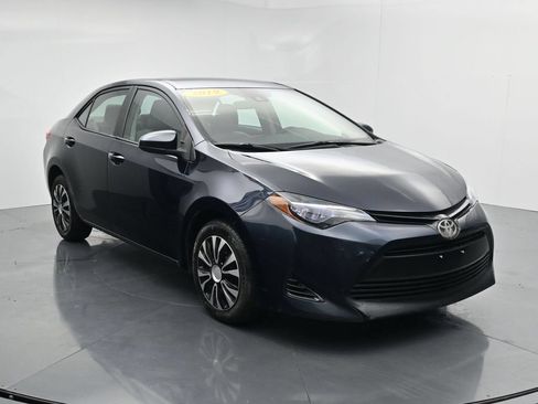 Used 2019 Toyota Corolla LE FWD image 2