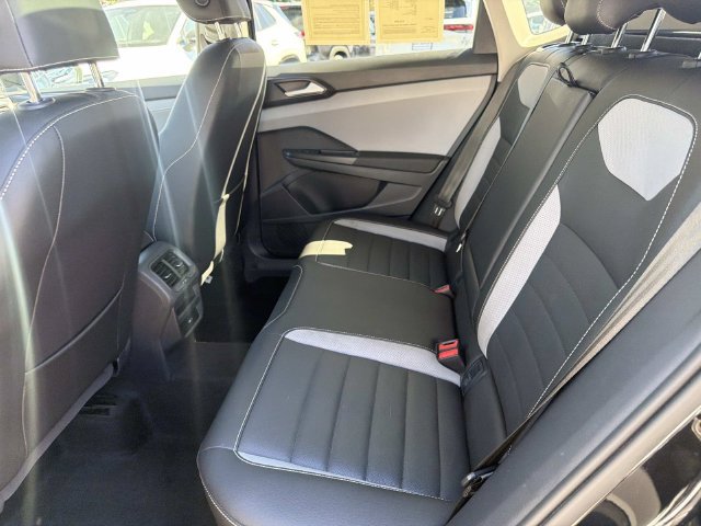 Certified 2023 Volkswagen Taos SEL AWD/4WD image 10