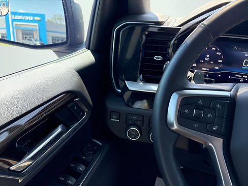 Used 2023 Chevrolet Silverado 1500 RST AWD/4WD image 26