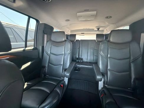 Used 2017 Cadillac Escalade ESV Premium Luxury RWD image 22
