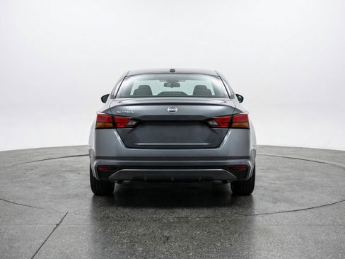 Used 2025 Nissan Altima 2.5 SV FWD image 7