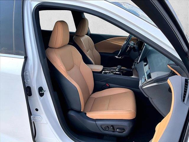 Used 2025 Lexus RX 350 FWD w/ Technology Package image 9