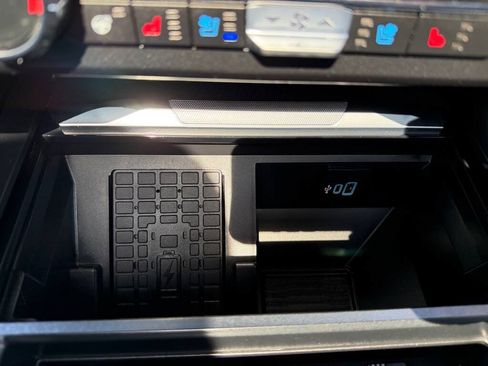 Used 2025 Ford F250 Platinum AWD/4WD image 30
