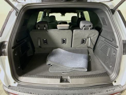 New 2026 Chevrolet Traverse LT w/ Midnight/Sport Edition FWD image 27