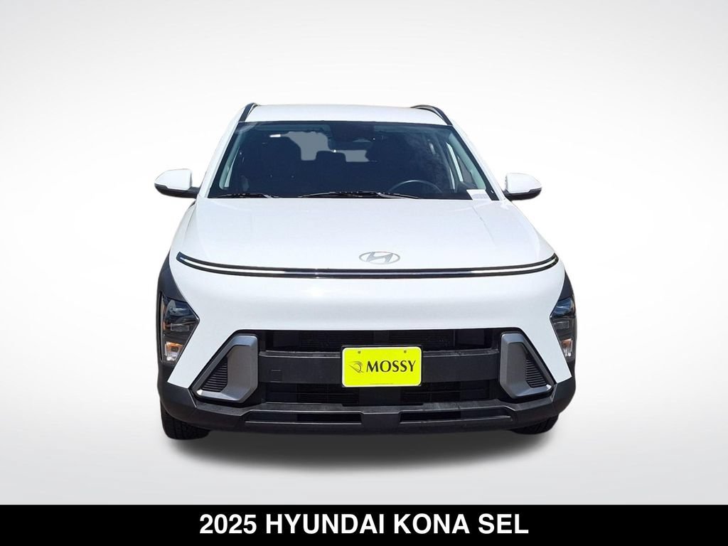 Used 2025 Hyundai Kona SEL FWD image 4