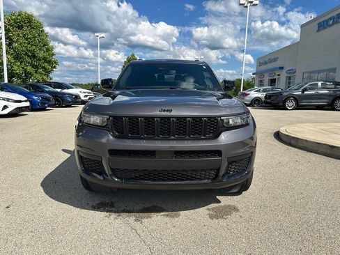 Used 2023 Jeep Grand Cherokee L Laredo AWD/4WD image 8