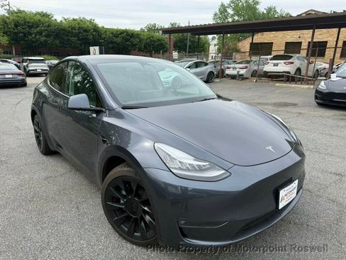 Used 2023 Tesla Model Y Long Range image 3