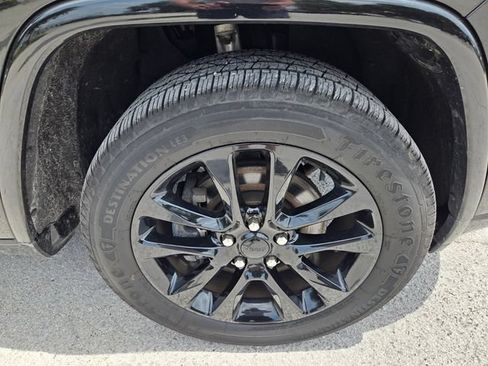 Used 2022 Jeep Grand Cherokee Laredo X RWD image 20