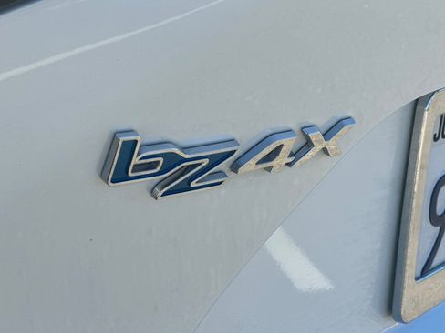Used 2024 Toyota bZ4X FWD image 50