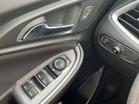 Used 2023 Chevrolet Malibu LT image 26