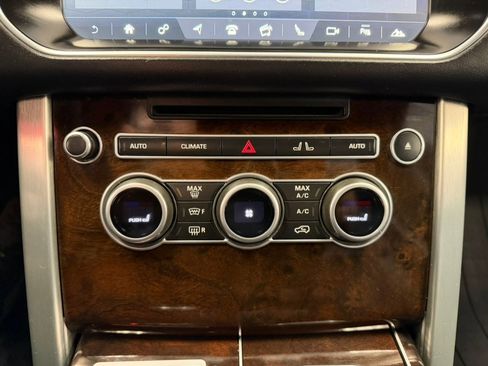 Used 2017 Land Rover Range Rover Supercharged AWD/4WD image 49