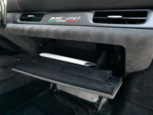 Used 2022 Maserati MC20 Coupe image 39