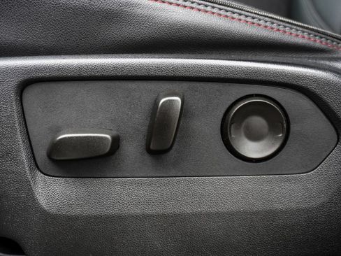 Used 2024 Chevrolet Suburban RST RWD image 7