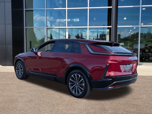 Used 2024 Cadillac Lyriq Sport image 7