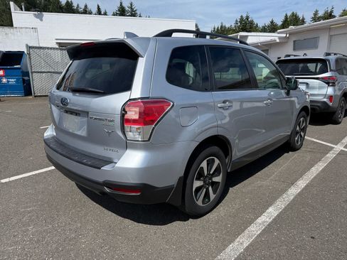 Used 2017 Subaru Forester 2.5i Premium AWD/4WD image 3