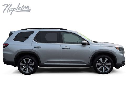 Used 2024 Honda Pilot Touring image 7